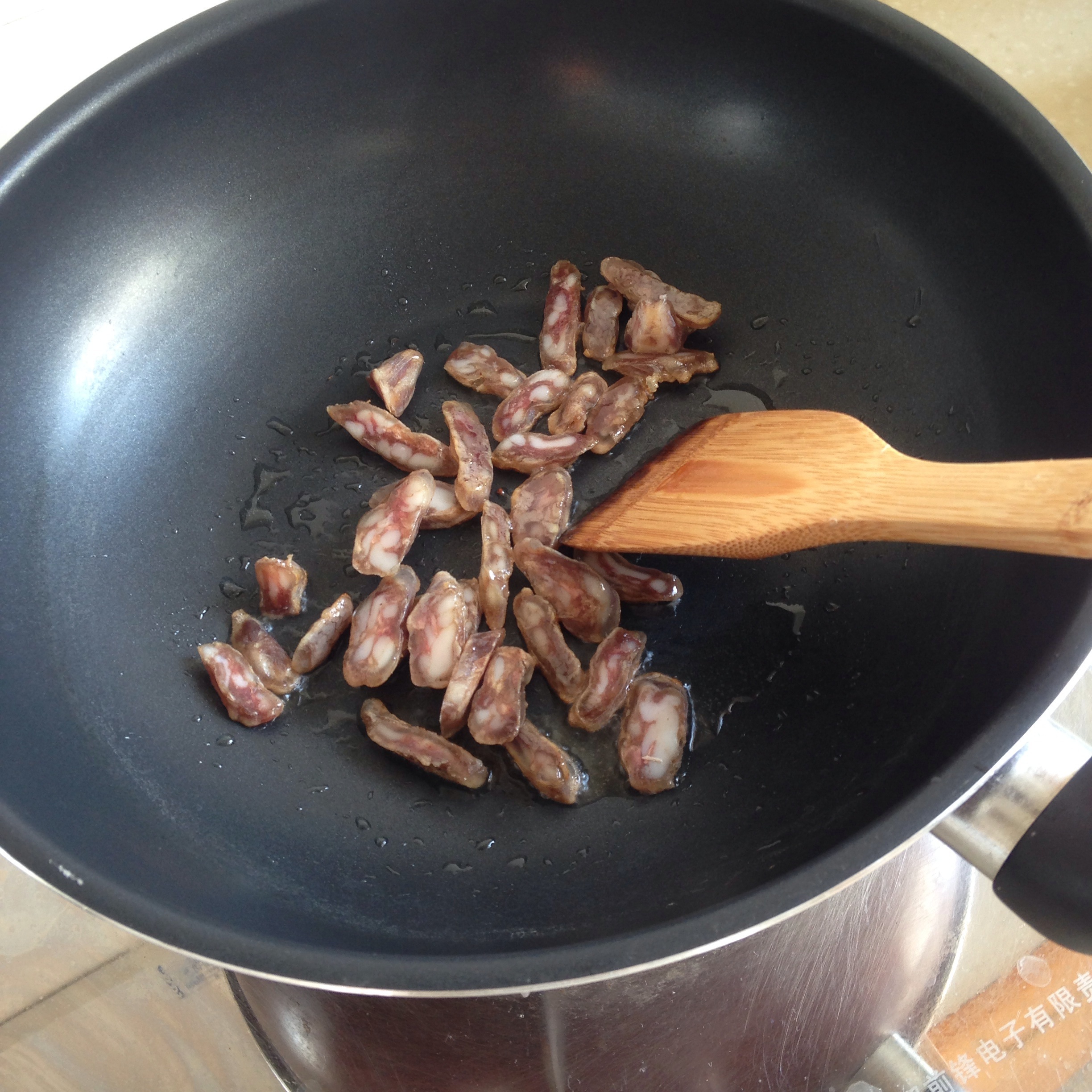 松茸臘腸燜飯的做法 步骤1