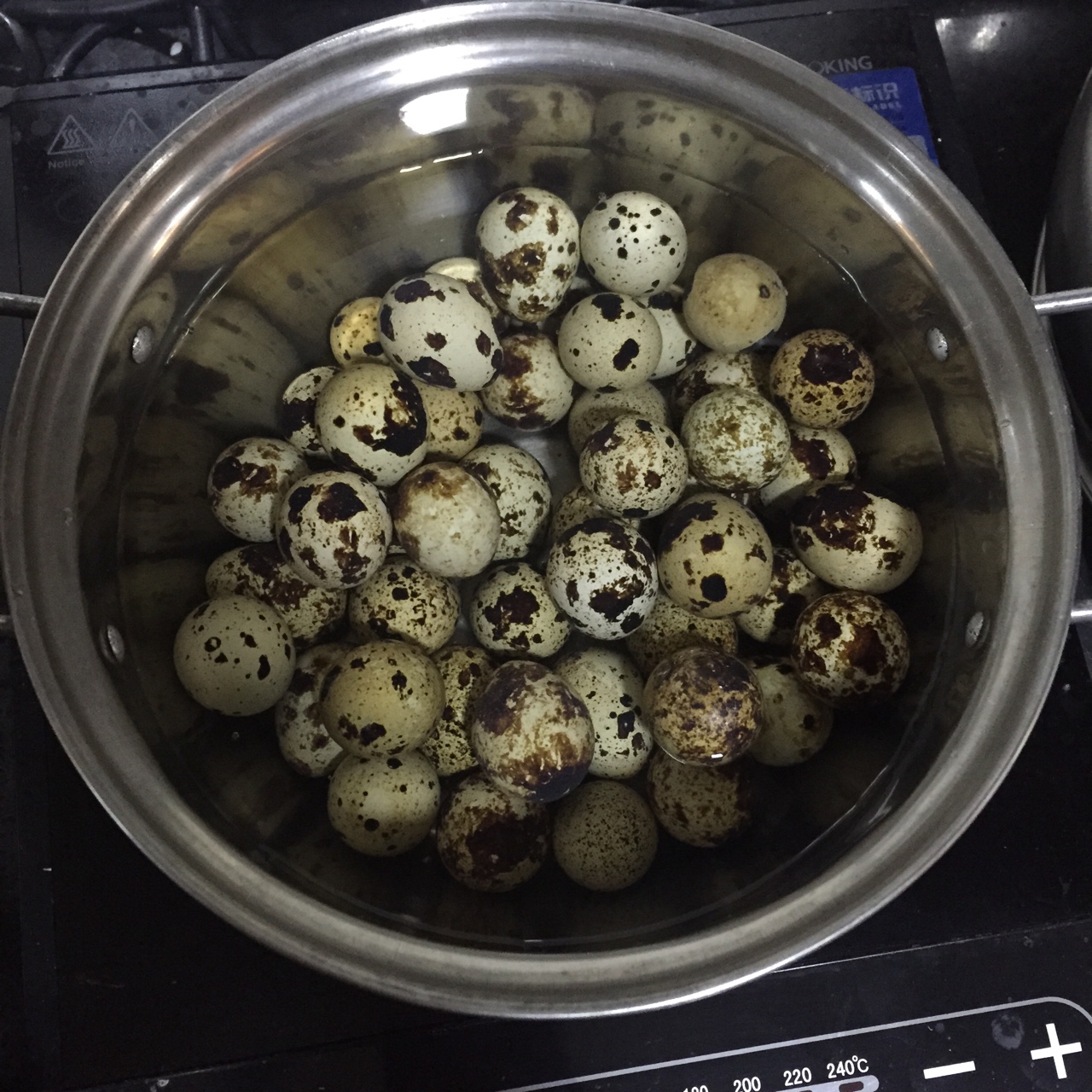 羔燒白果鵪鶉蛋，紅棗的做法 步骤1