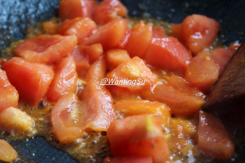 番茄蘿蔔乾炒飯的做法 步骤1