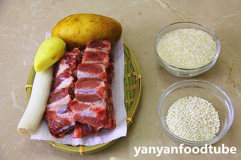 粉蒸排骨 Steamed Pork Ribs with Rice Flour的做法 步骤1