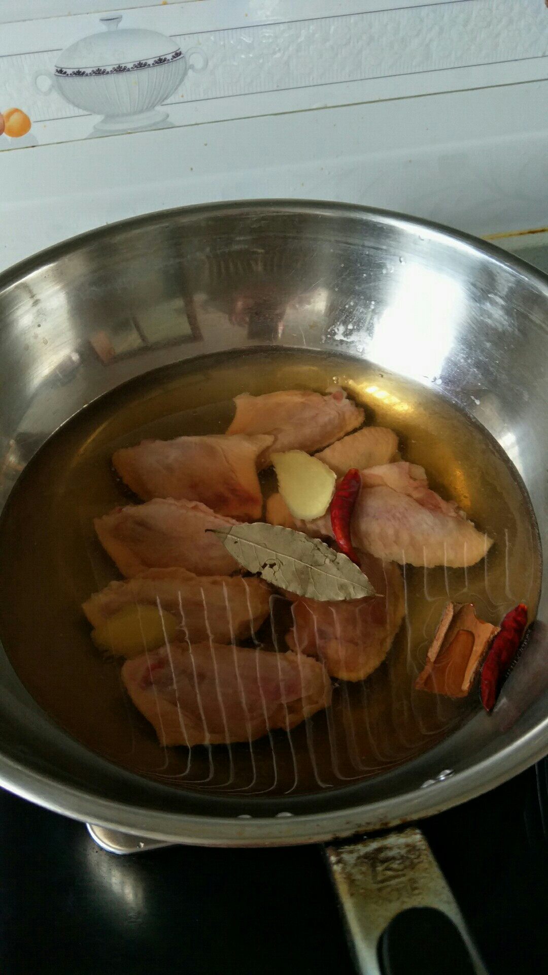 幹鍋翅中蝦的做法 步骤1