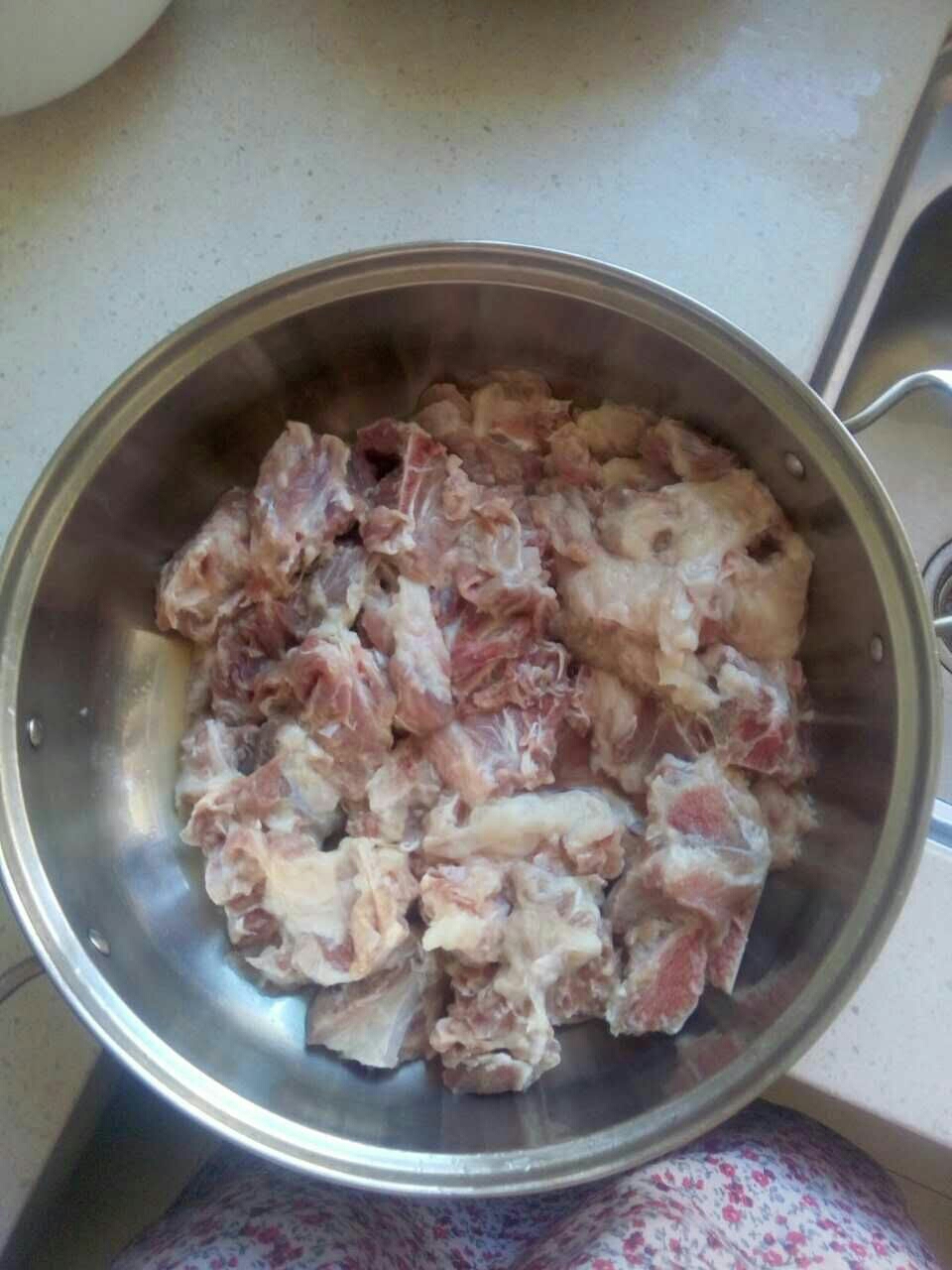 清燉土豬排骨火鍋的做法 步骤1