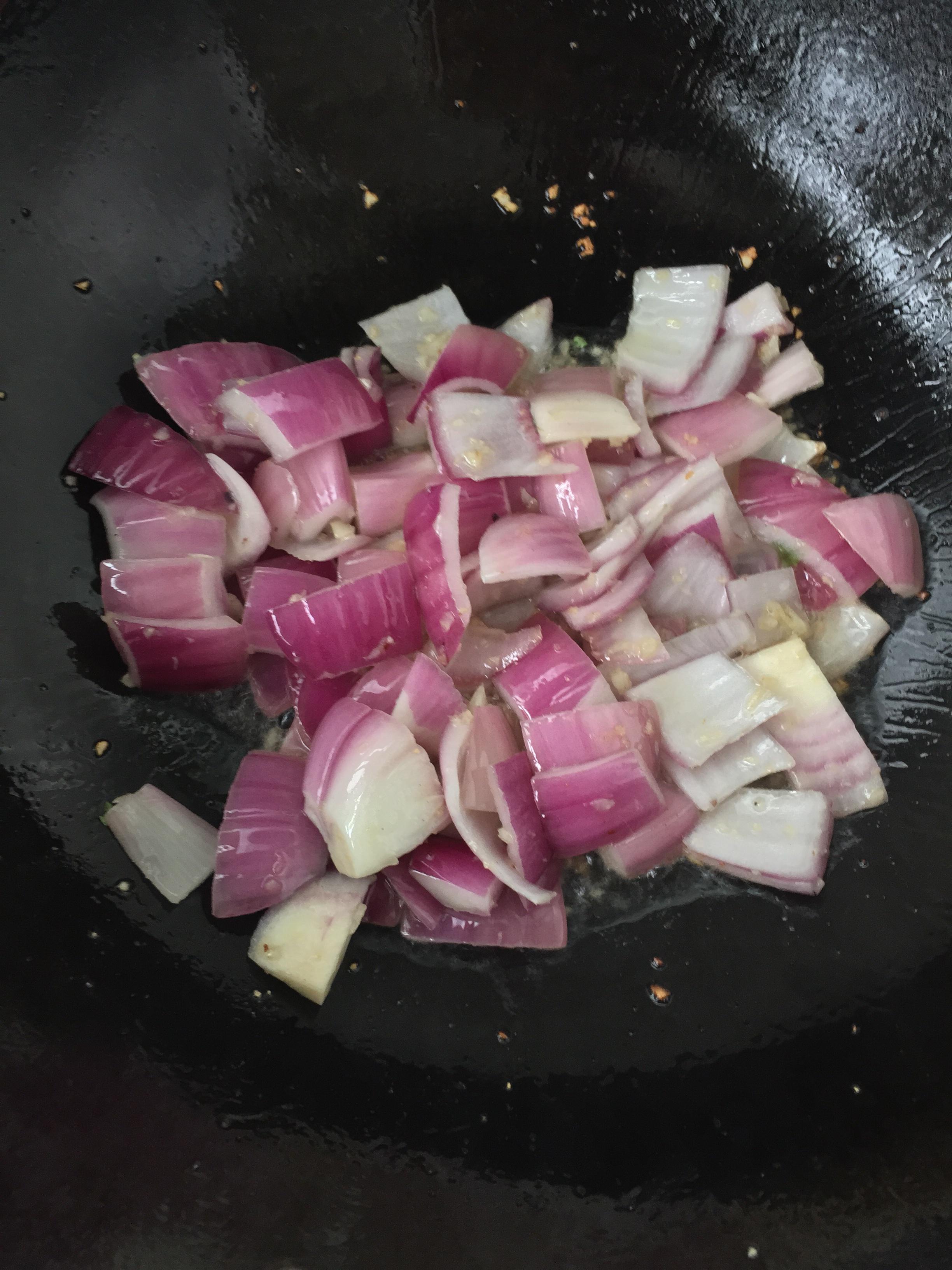 幹鍋土豆的做法 步骤5