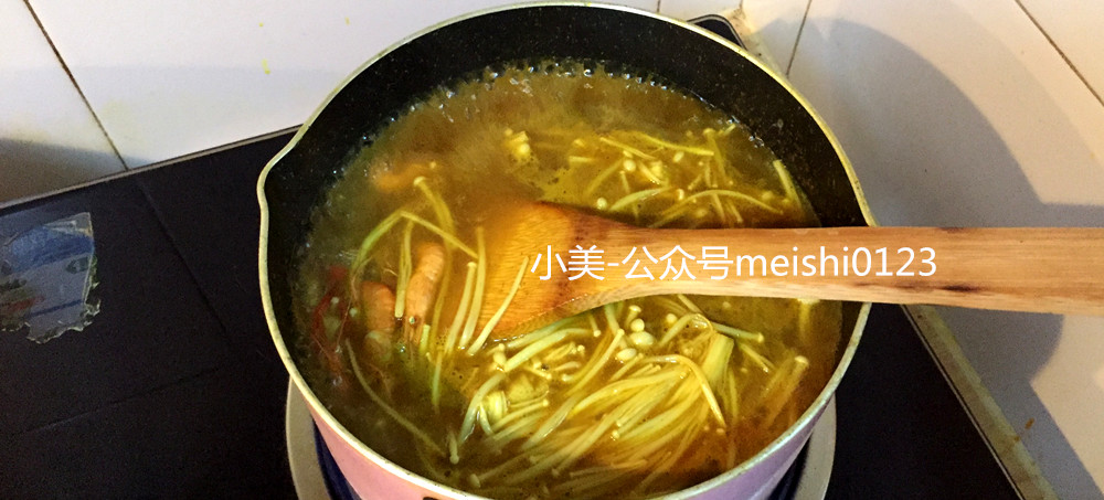 在家輕鬆做出東南亞風味《咖哩海鮮湯》的做法 步骤3