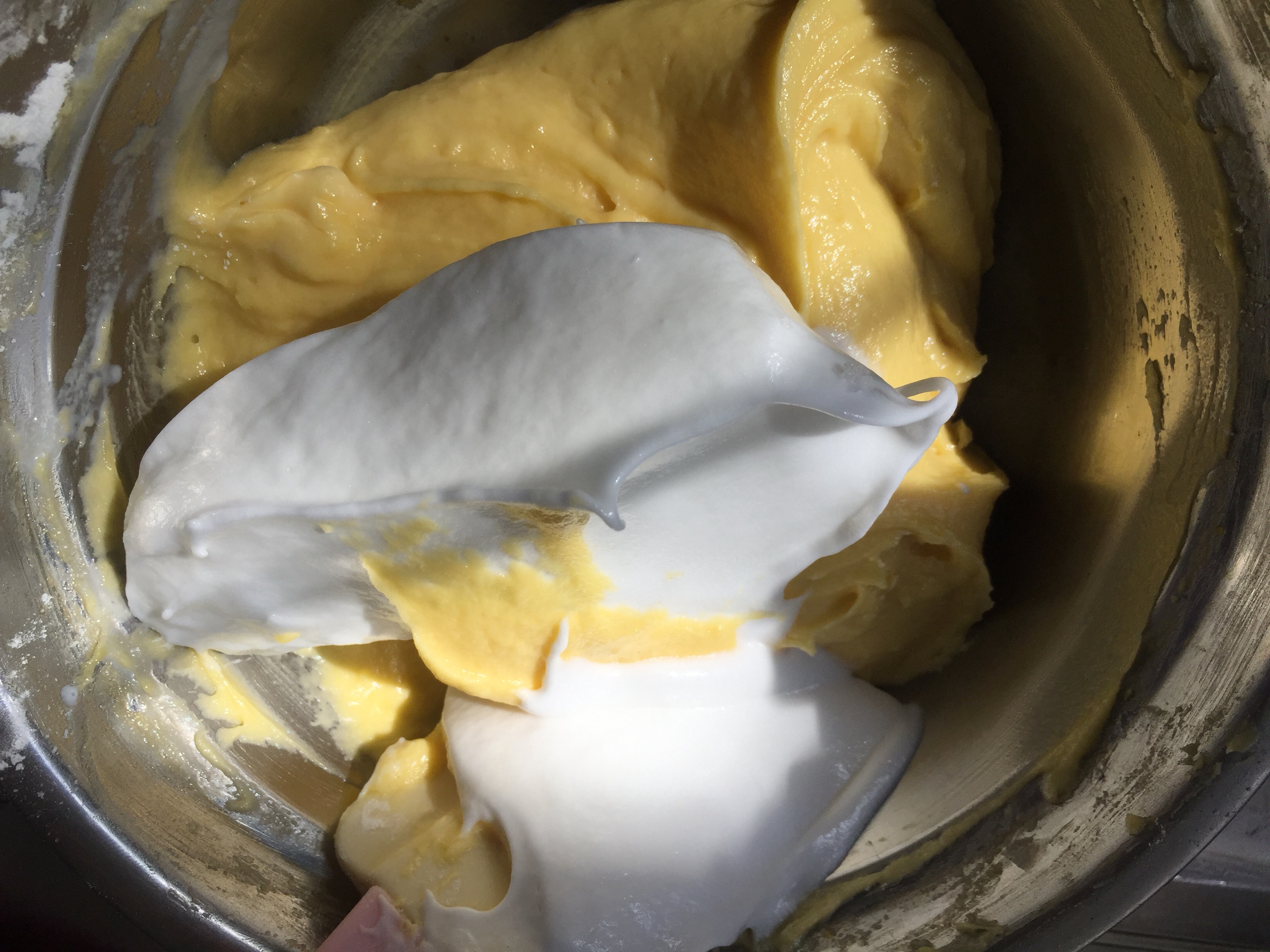 黃油戚風杯蛋糕的做法 步骤8