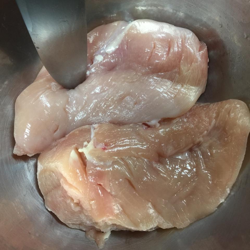 烤雞胸肉（減肥食）的做法 步骤1
