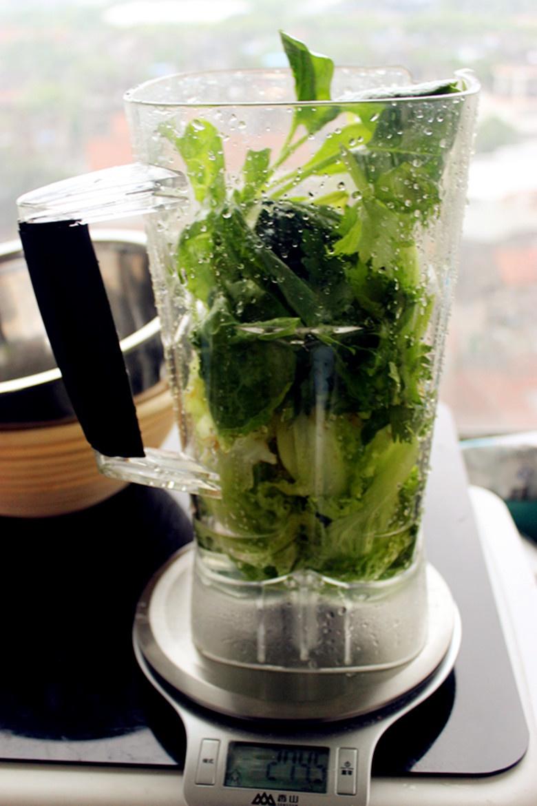 排宿便減肥排毒蔬菜汁 green smoothie （蔬菜版）的做法 步骤2