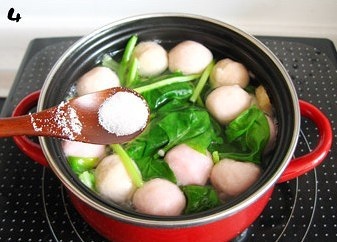菠菜魚丸湯的做法 步骤4