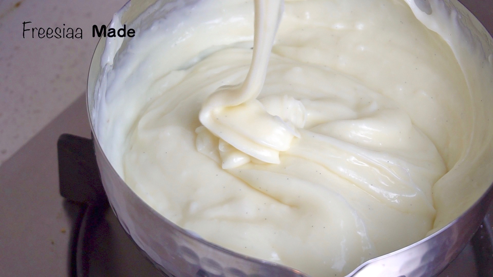 【視訊】85度C 椰蓉牛奶小方～不用烤箱的夏日甜點的做法 步骤5