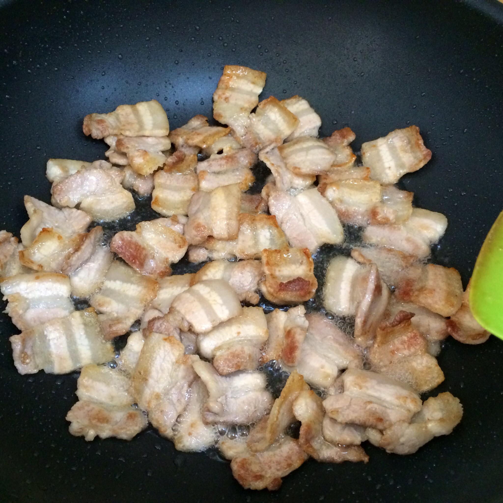辣白菜炒五花肉的做法 步骤2