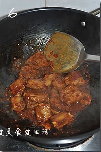 蒜蓉辣醬燒排骨的做法 步骤6