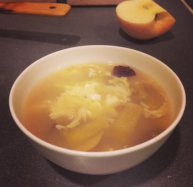 豐胸美容湯（酒釀蘋果+紅棗）的做法 步骤1