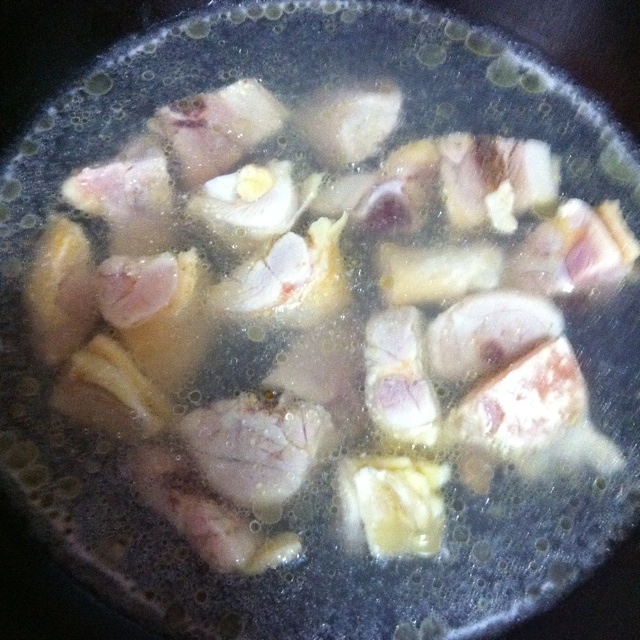 蘑菇雞腿肉電飯煲飯的做法 步骤3