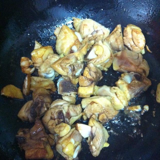 蘑菇雞腿肉電飯煲飯的做法 步骤5