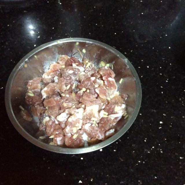 青菜瘦肉粥的做法 步骤2