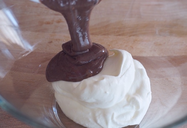 3種口味自制冰淇淋DIY（綠茶 巧克力 香草）--無需冰淇淋機的做法 步骤7