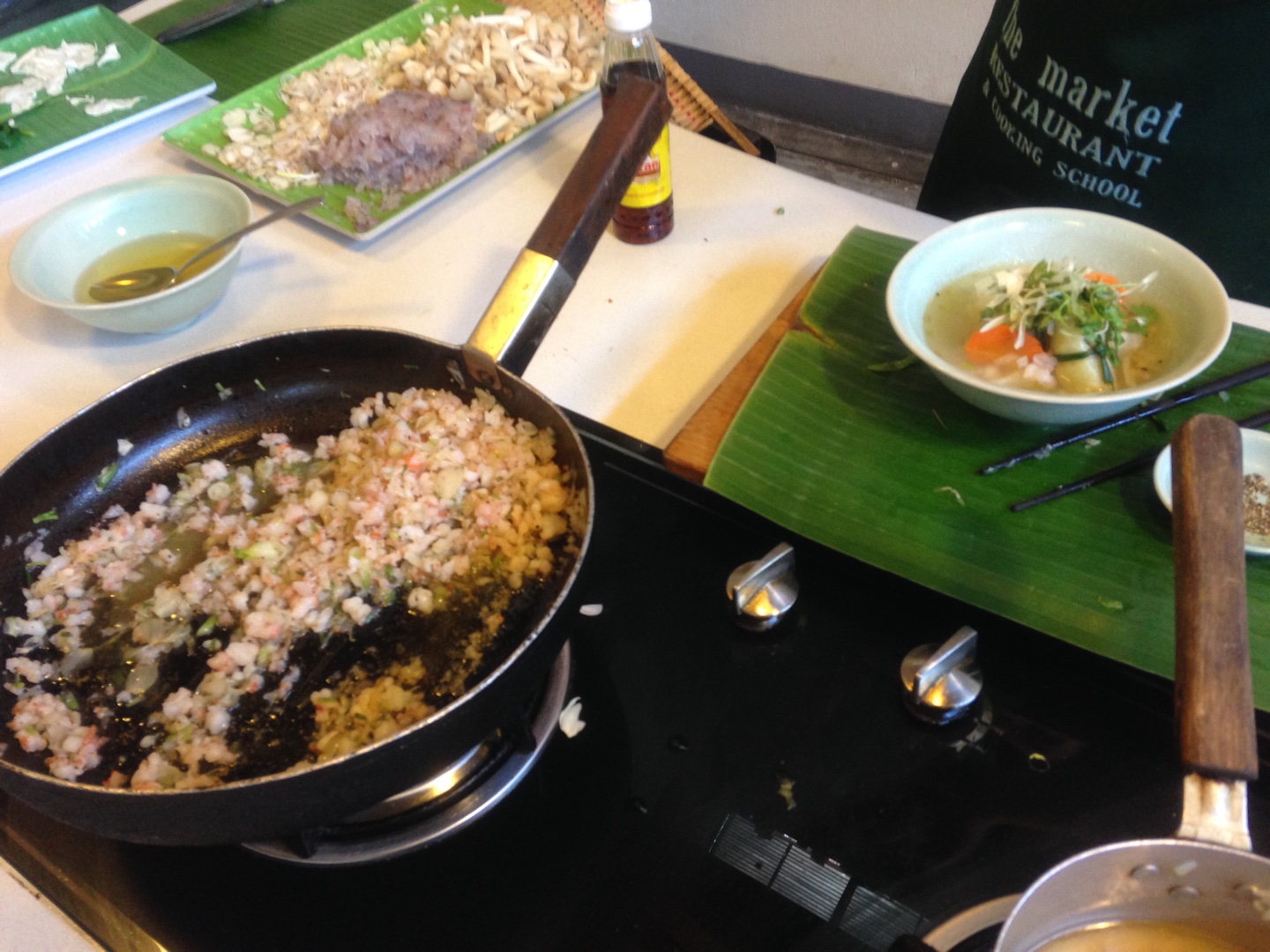 洋白菜蝦肉卷鮮蔬湯的做法 步骤2