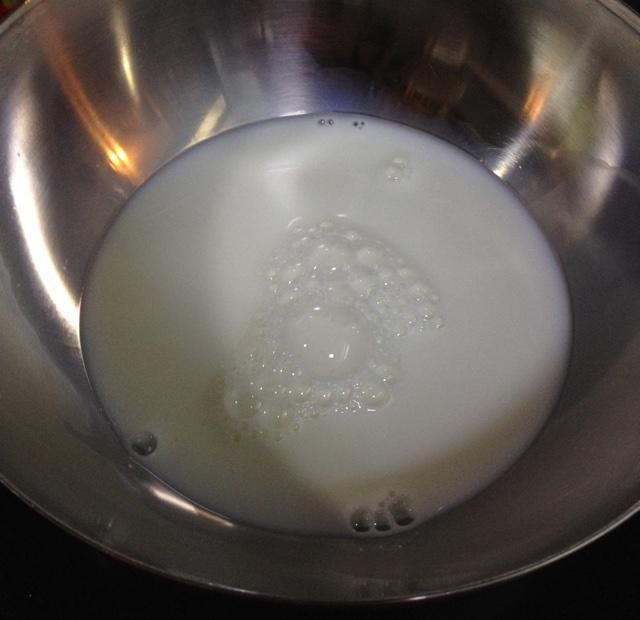 牛奶布丁的做法 步骤2