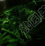 熗拌腐竹菠菜的做法 步骤2