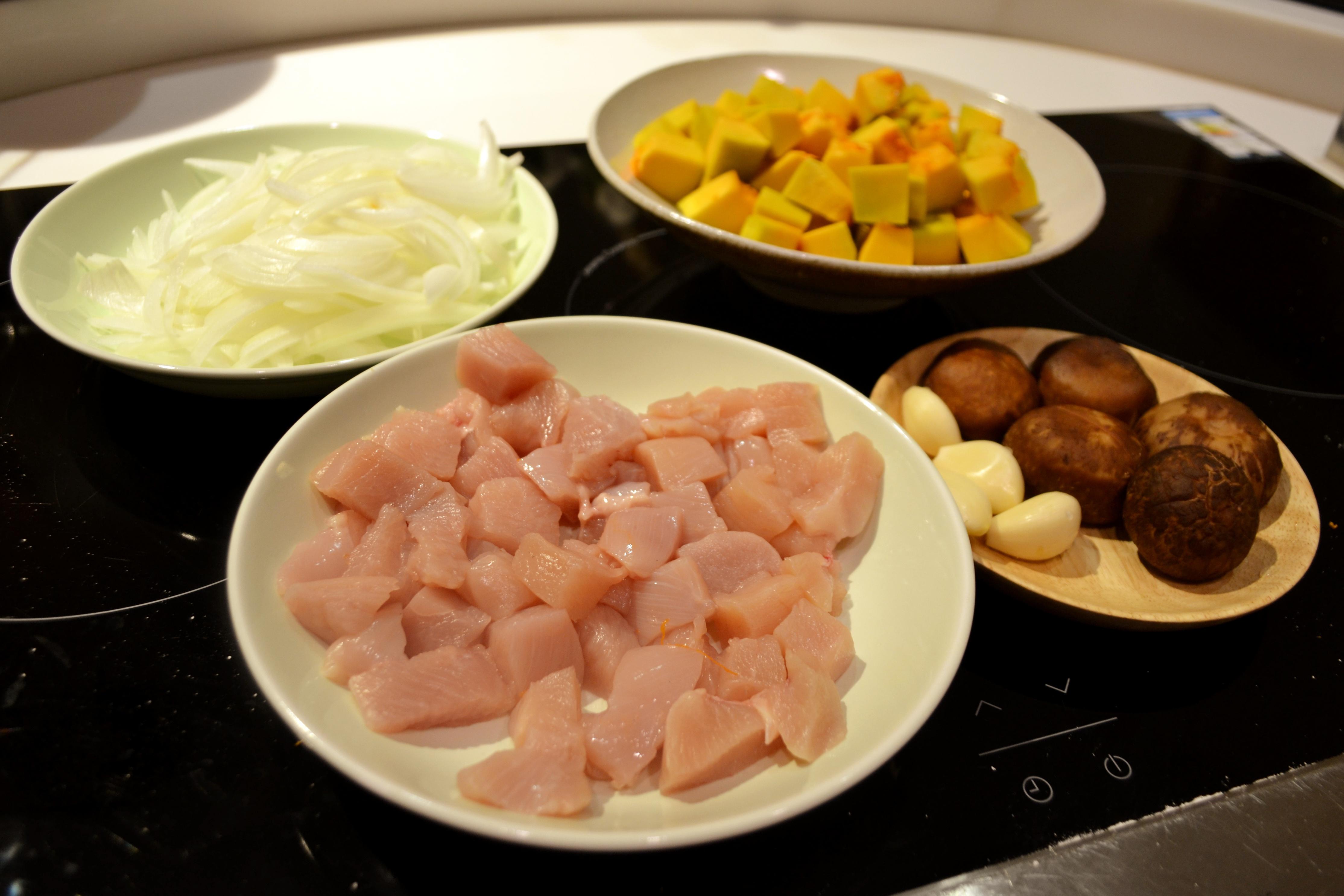 南瓜雞肉香菇燜飯的做法 步骤1
