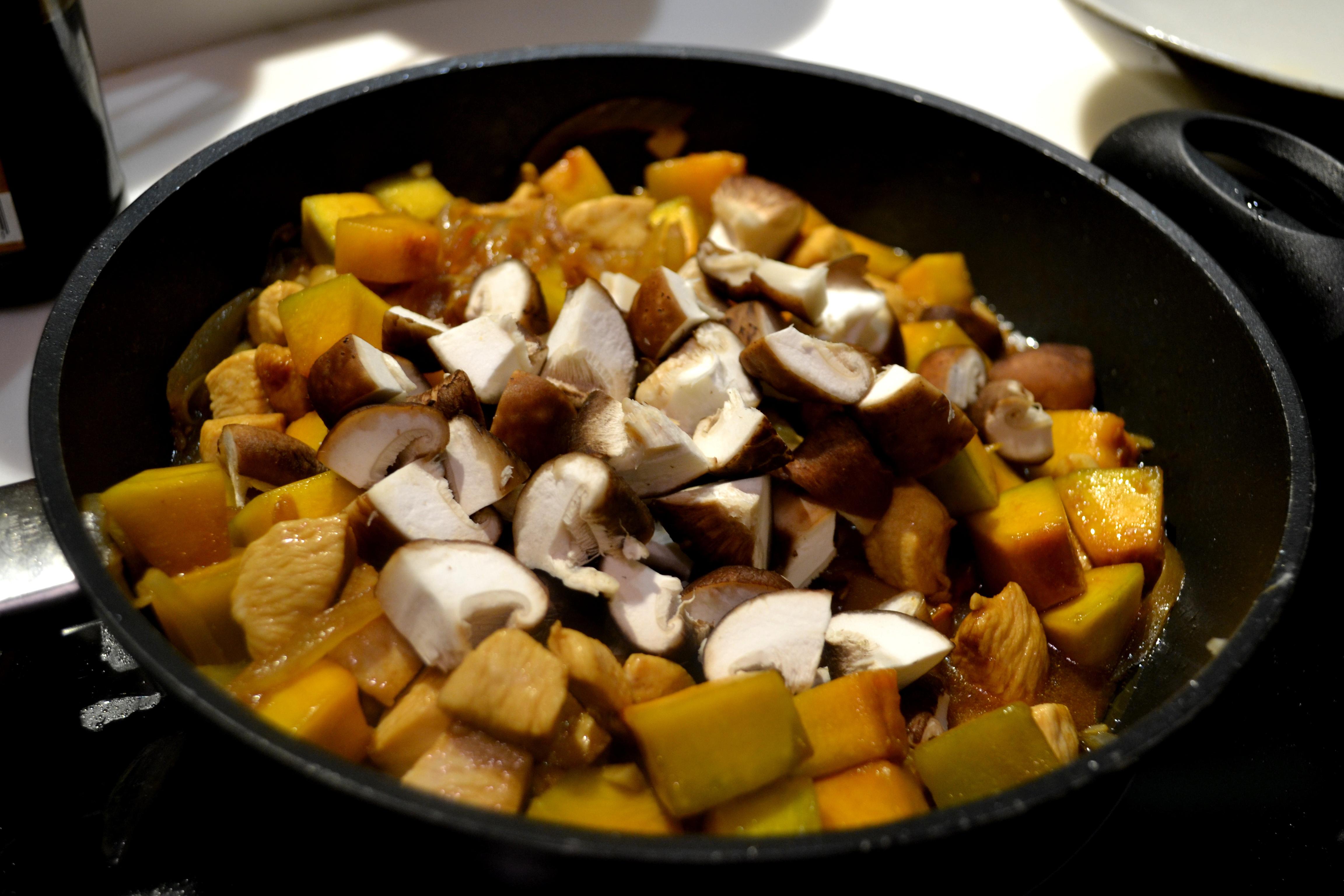 南瓜雞肉香菇燜飯的做法 步骤7