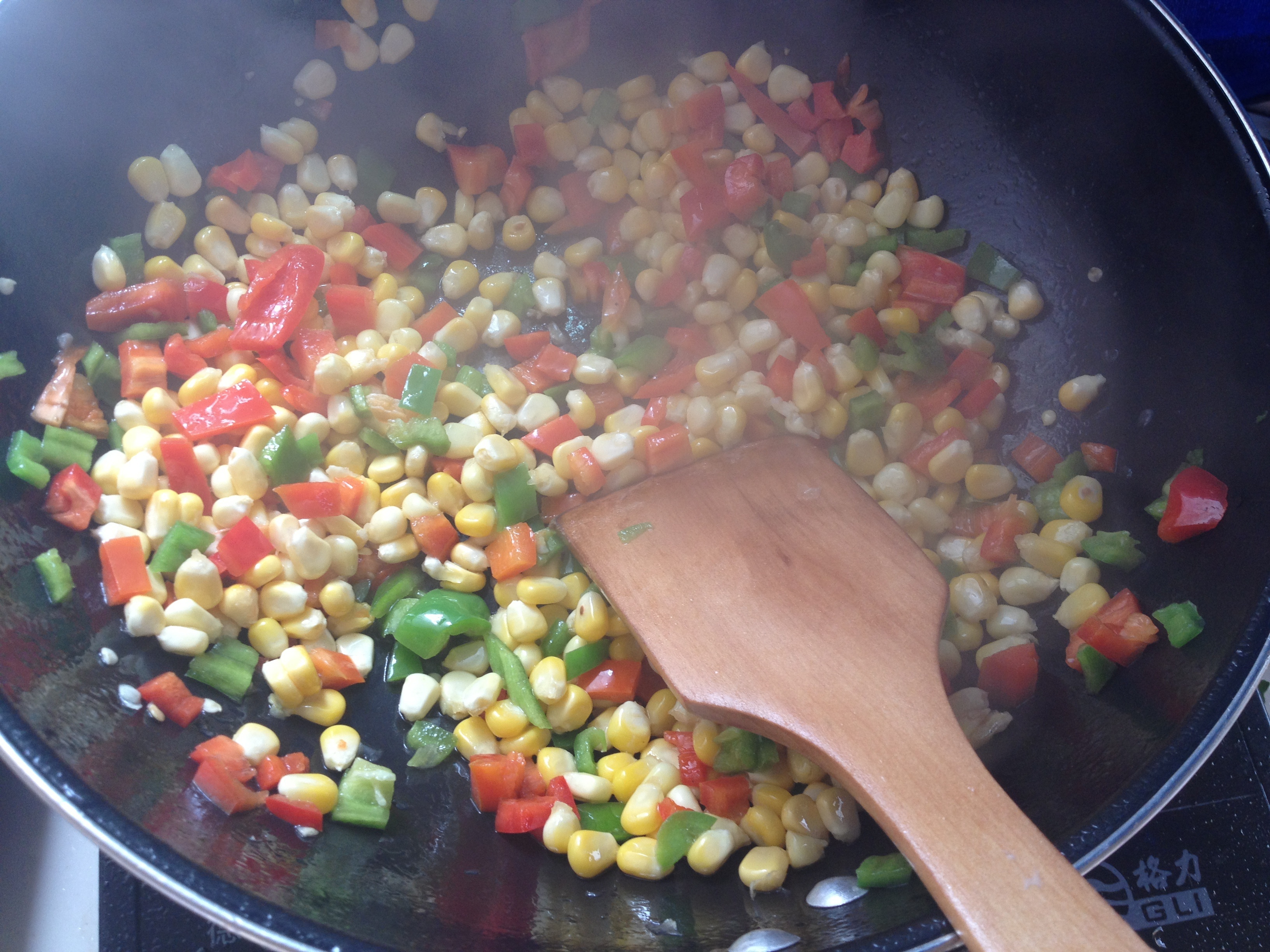 玉米粒雙椒碎肉丁的做法 步骤3