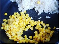 玉米粒炒飯的做法 步骤3