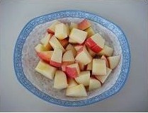 蘋果銀耳紅棗湯的做法 步骤2