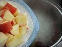 蘋果銀耳紅棗湯的做法 步骤4