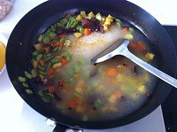 蠶豆燜飯的做法 步骤4