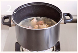 高壓鍋黃花燉雞的做法 步骤2