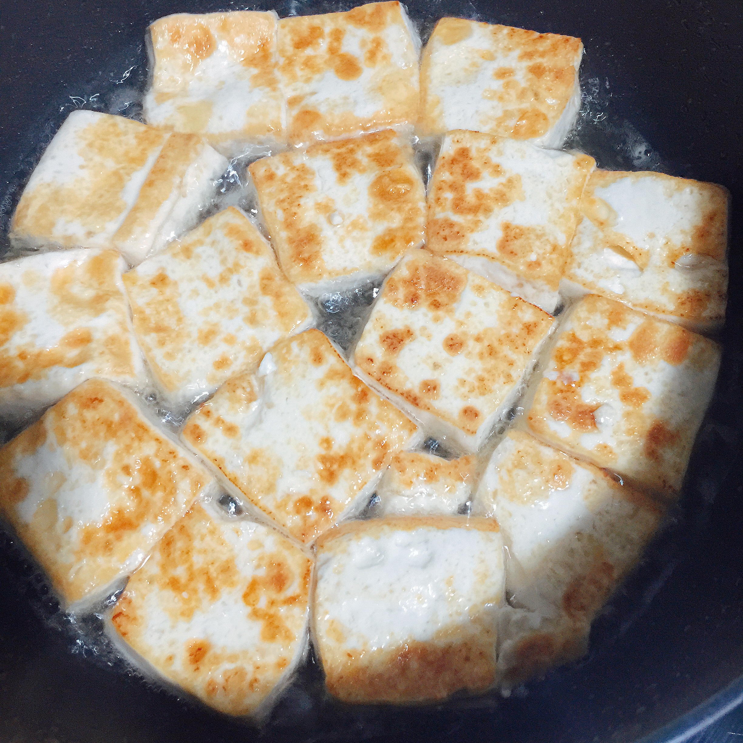 蟹味菇燒豆腐的做法 步骤3
