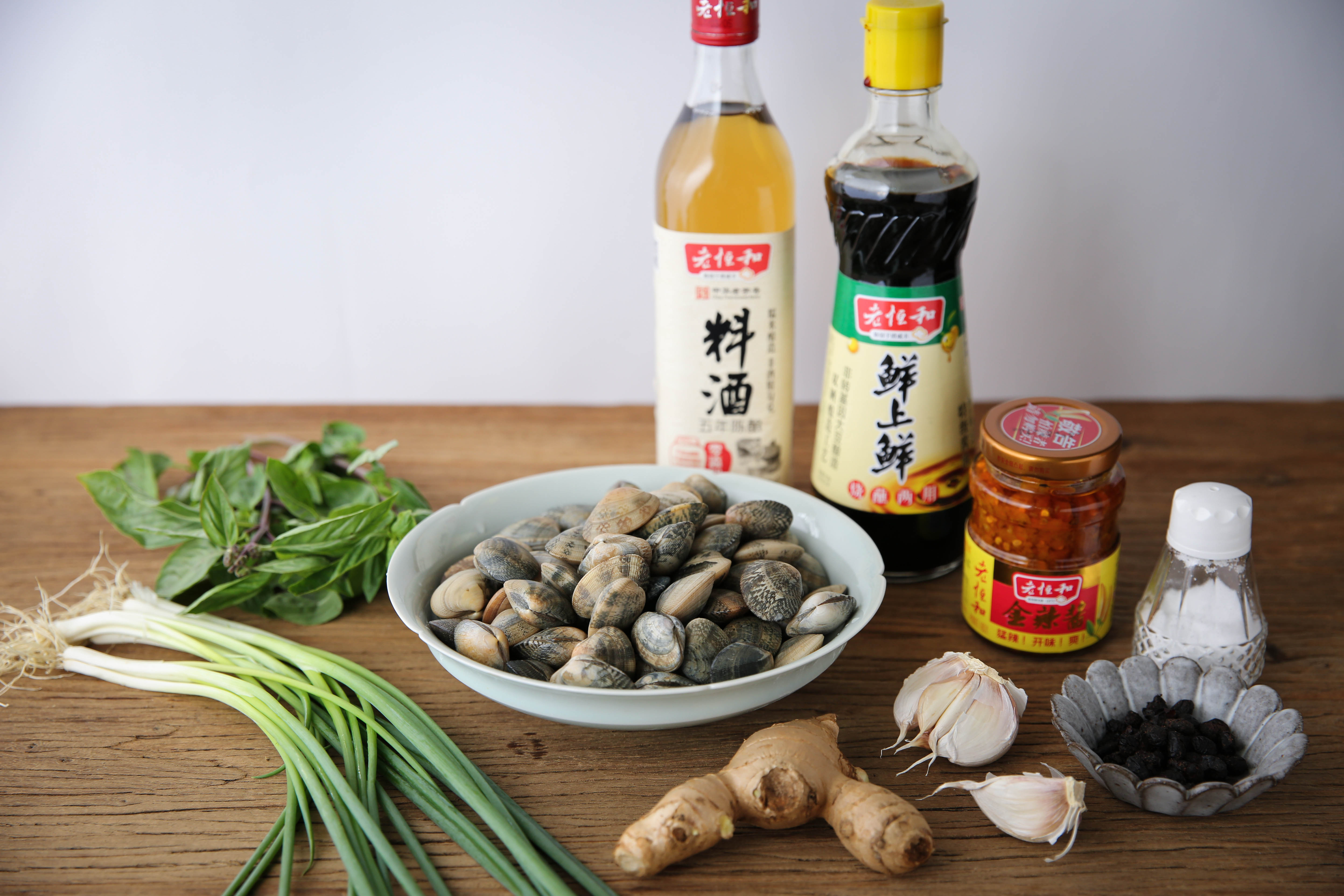 辣炒花蛤――老恆和深夜食堂的做法 步骤1