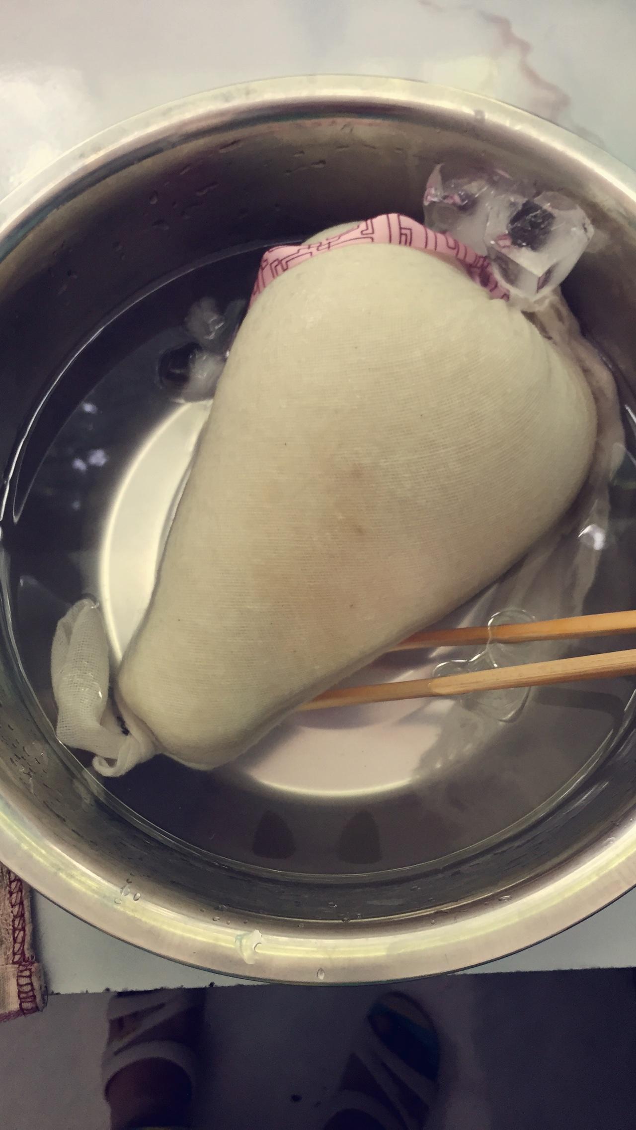 【西安小吃】蜂蜜涼粽子的做法 步骤4