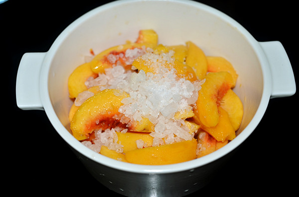 糖水黃桃罐頭的做法 步骤5