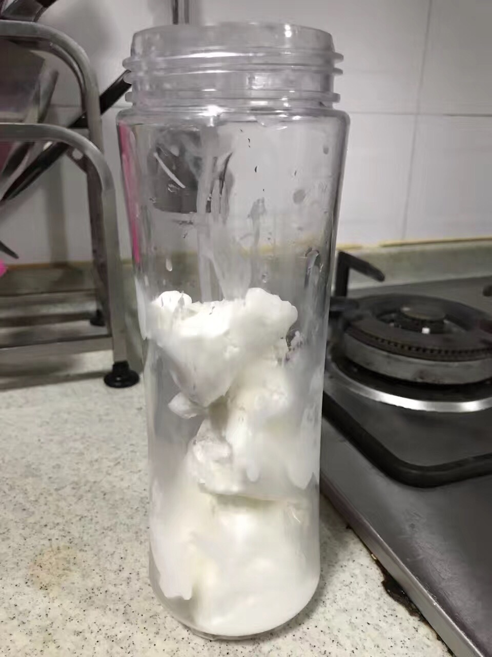 荔枝奶昔的做法 步骤2
