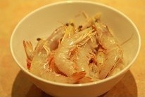 椒鹽大蝦的做法 步骤2