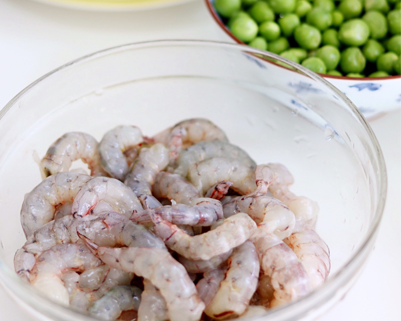 豌豆海蝦鮮肉小餛飩的做法 步骤1