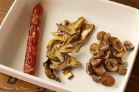 臘腸香菇栗子燜飯的做法 步骤1