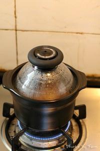 臘腸香菇栗子燜飯的做法 步骤4