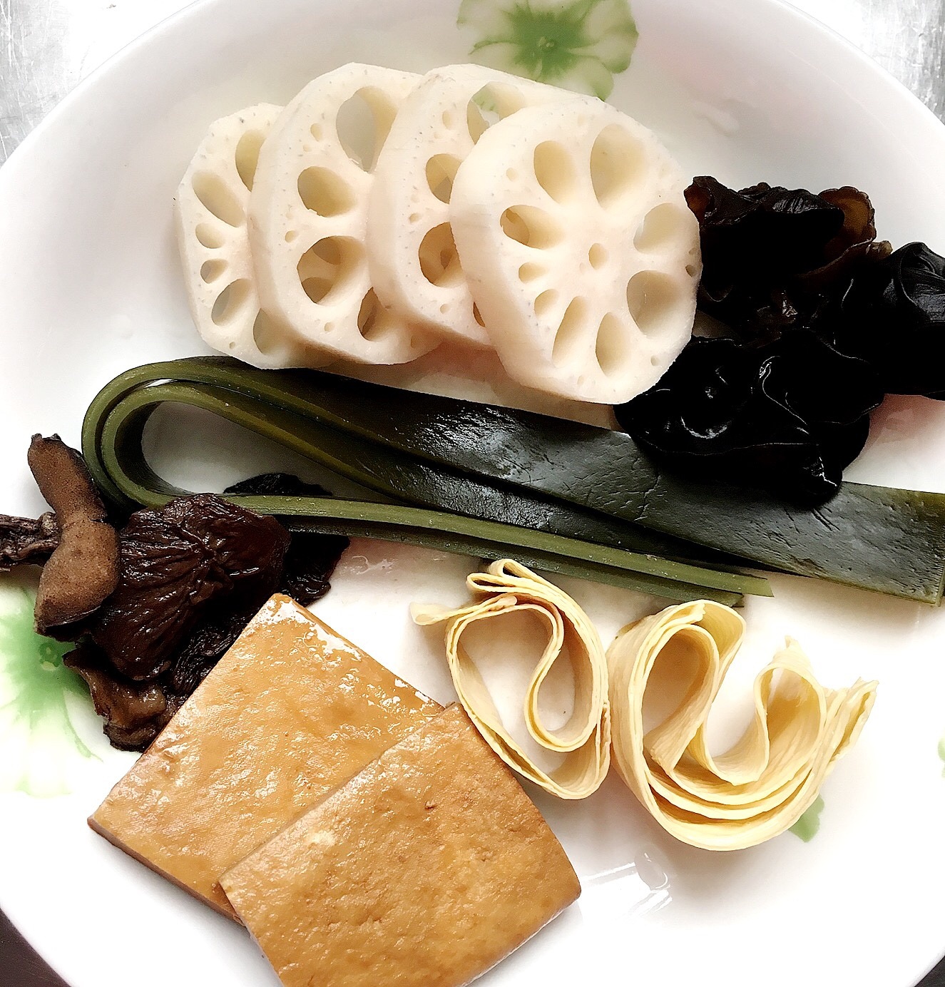 素滷：滷海帶木耳蘑菇豆腐藕的做法 步骤3