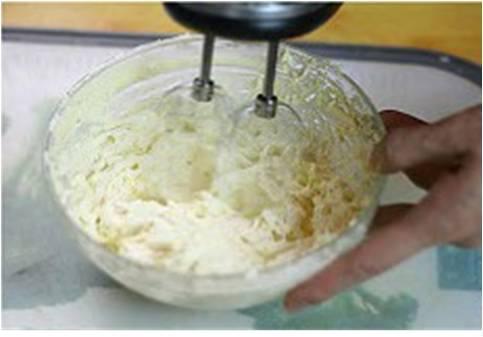 基礎奶油霜的做法 步骤4