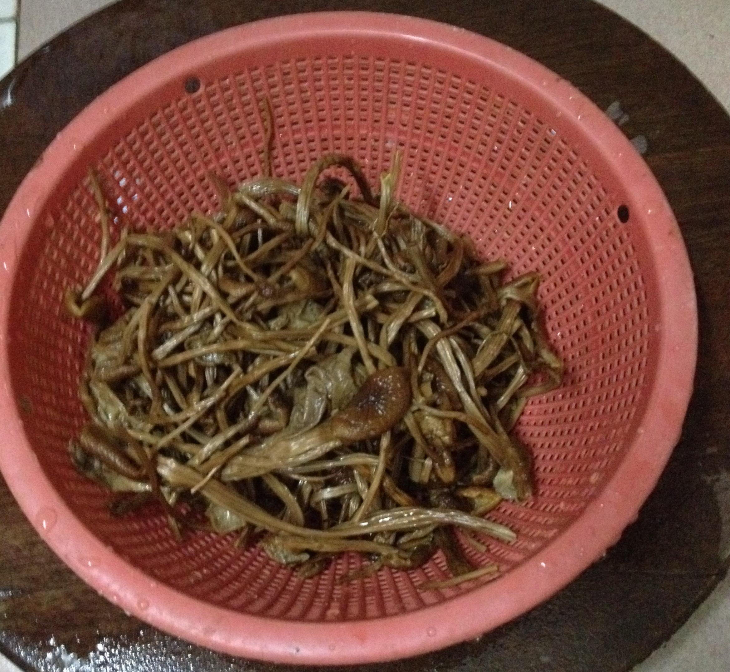 茶樹菇烏雞湯的做法 步骤1
