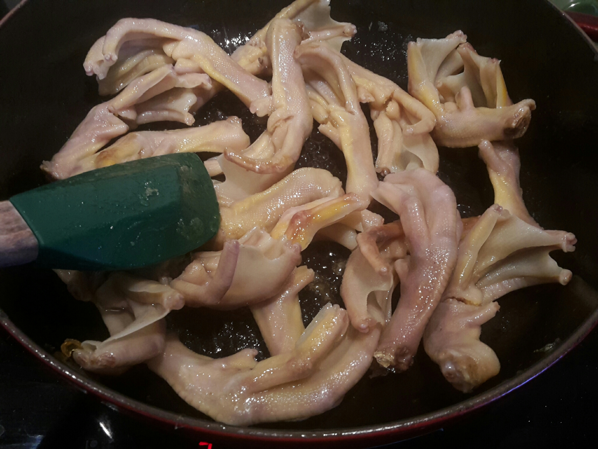 花菇海蔘燜鴨掌 蜂窩鑄鐵鍋版的做法 步骤4