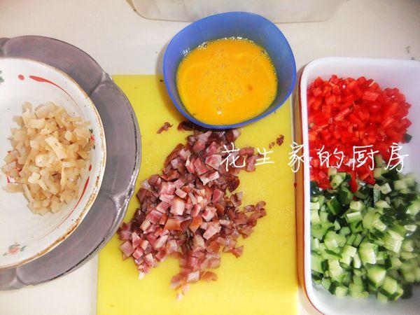臘肉鹹菜丁蛋炒飯的做法 步骤1