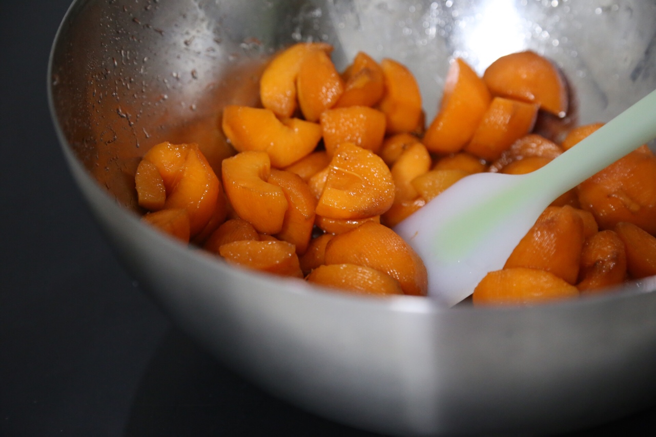 杏子果醬的做法 步骤2