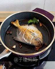 幹煎椒鹽鯧魚的做法 步骤5