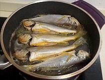 香煎小黃魚的做法 步骤3