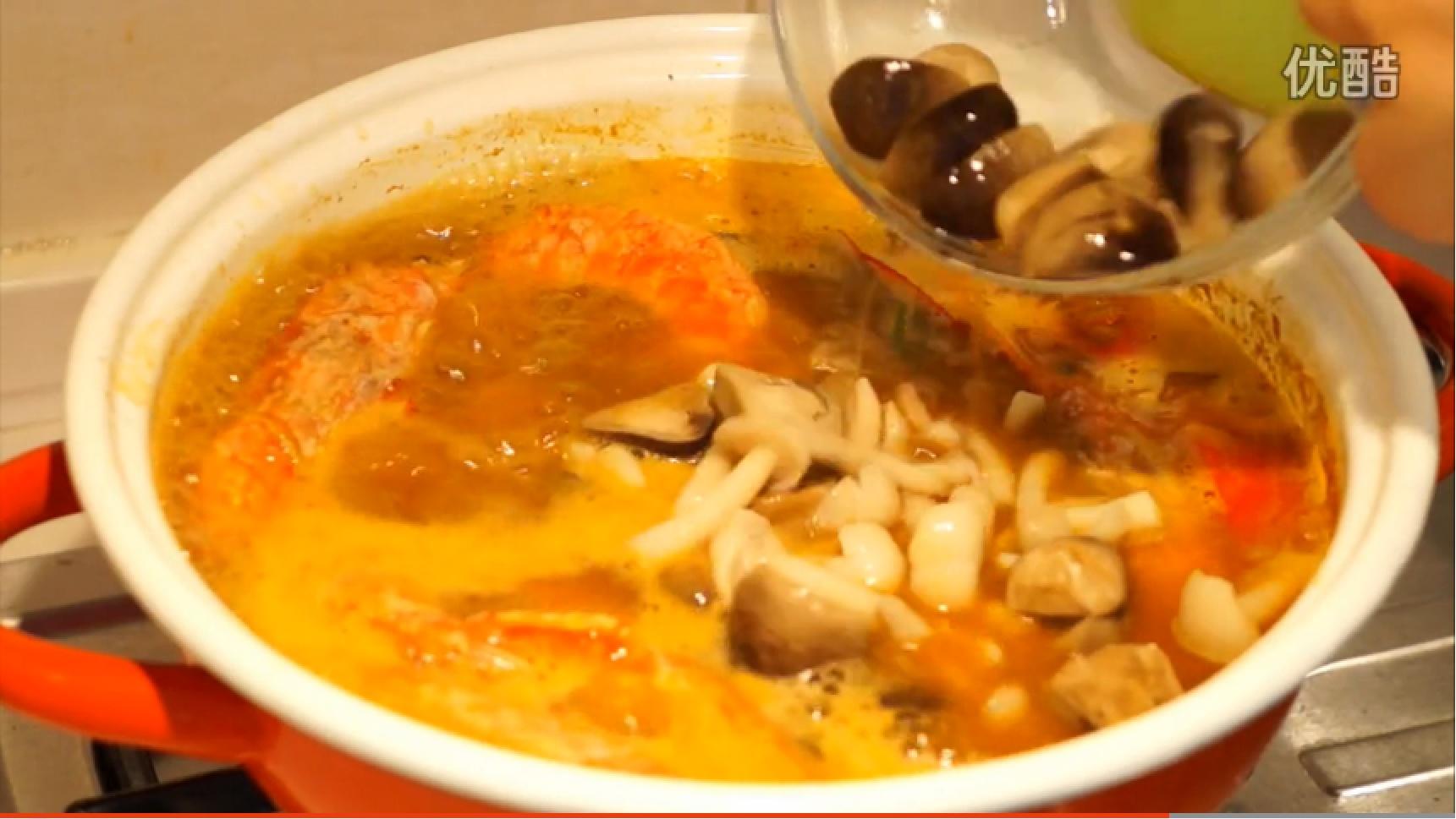 泰式冬陰功湯和如何處理大蝦【米二喬的七味廚房第10集】的做法 步骤9