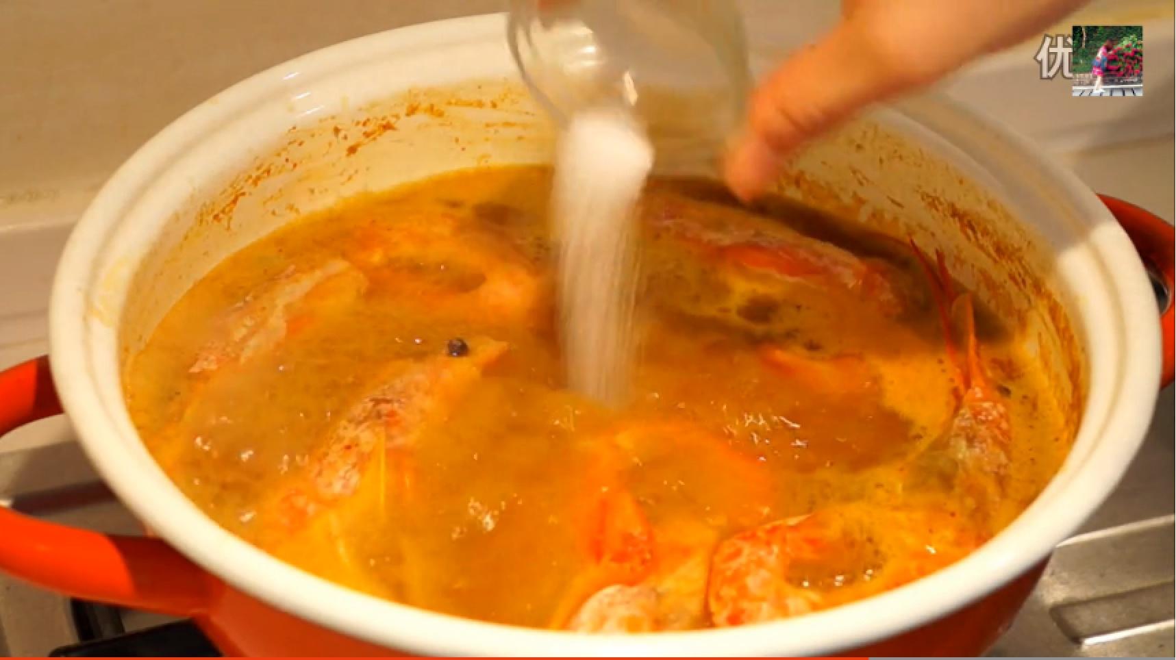 泰式冬陰功湯和如何處理大蝦【米二喬的七味廚房第10集】的做法 步骤7